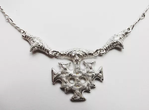 Hiddenseer Collier mit Kreuz und Sonderteilen
